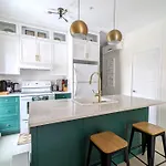 La Vie Est Belle: Free Parking, Gym, Rooftop Terrace