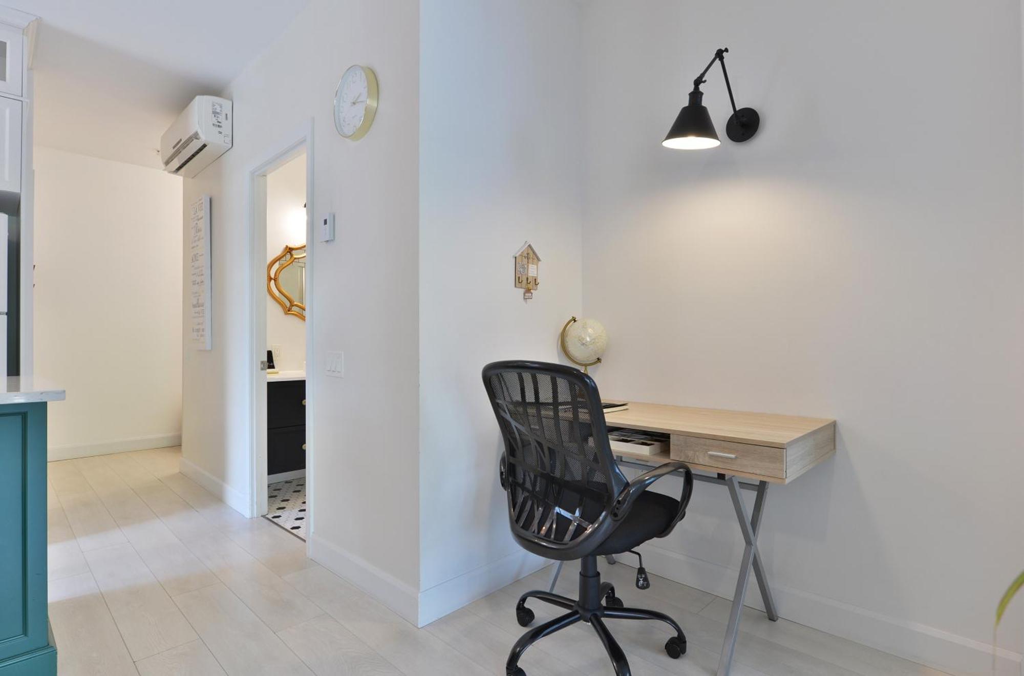 Apartment La Vie Est Belle: Free Parking, Gym, Rooftop Terrace Quebec City
