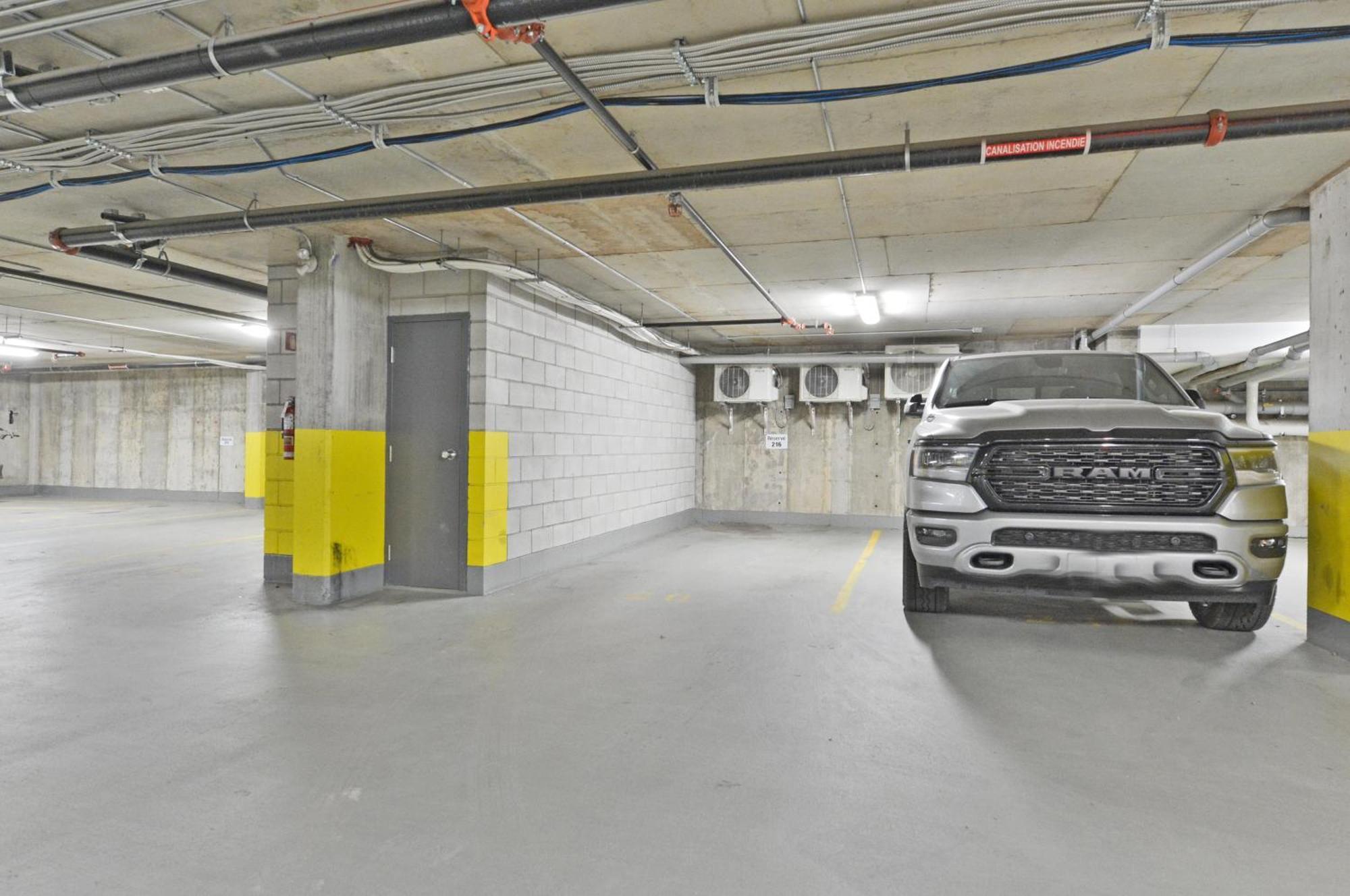 La Vie Est Belle: Free Parking, Gym, Rooftop Terrace