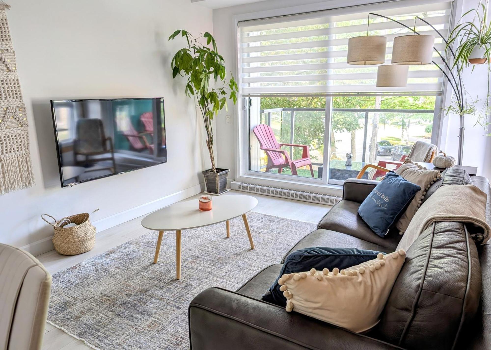 La Vie Est Belle: Free Parking, Gym, Rooftop Terrace * Quebec City