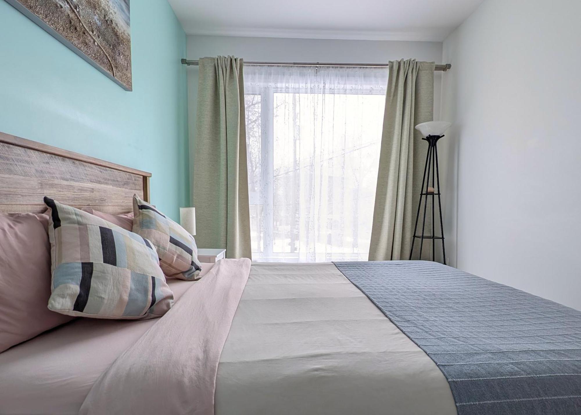 Apartment La Vie Est Belle: Free Parking, Gym, Rooftop Terrace Quebec City
